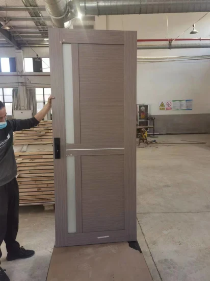 Maßgeschneiderte Holztüren, Innentüren aus PVC-Paneelen aus Glas